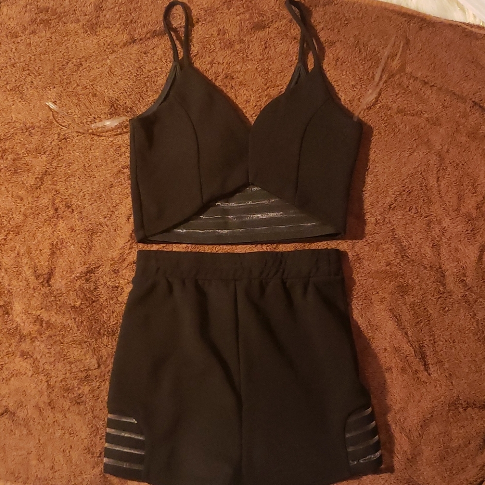 Size Small Black Short Set Polyester Material - image 2